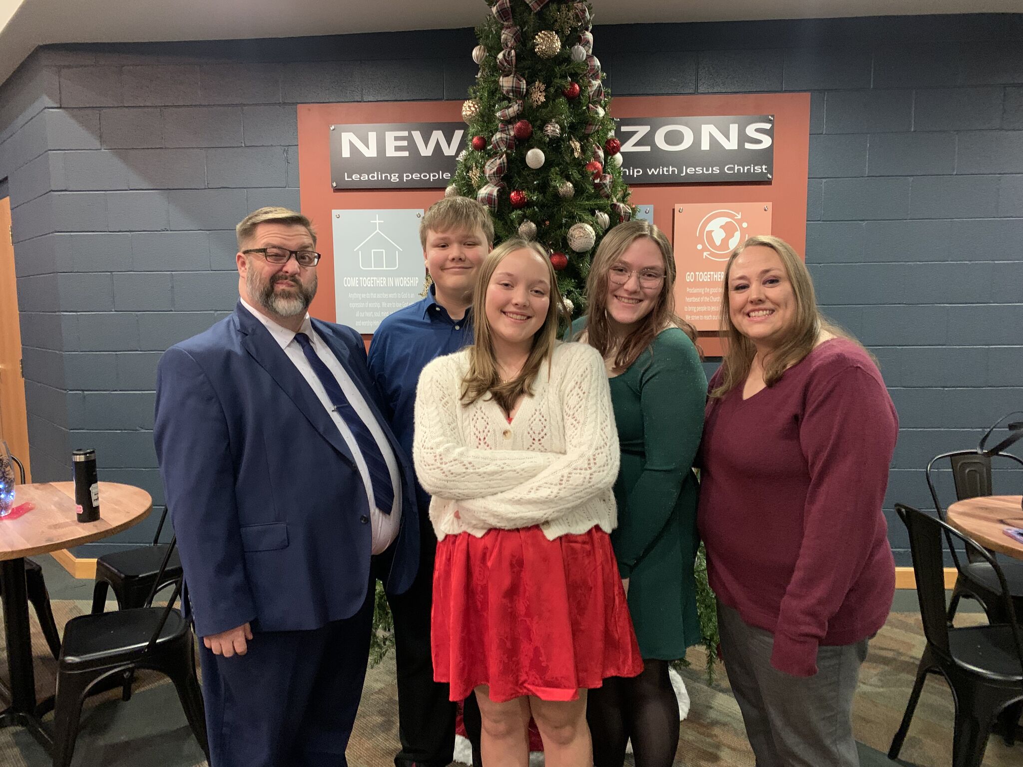 Steven Zortman with his family — three children including Riley who lives with type 1 diabetes